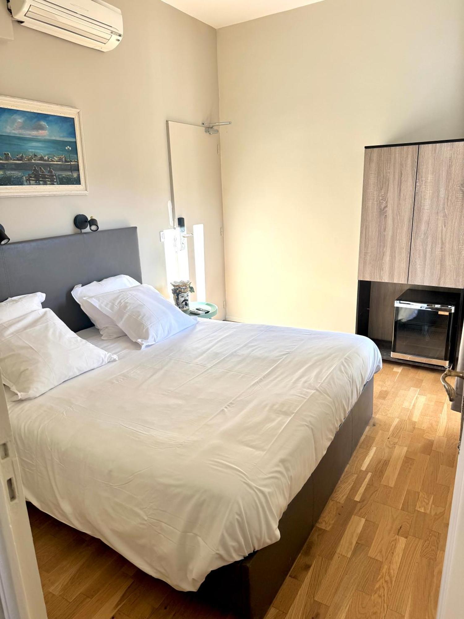 Hotel La Citadelle 빌프랑슈쉬르메르 외부 사진